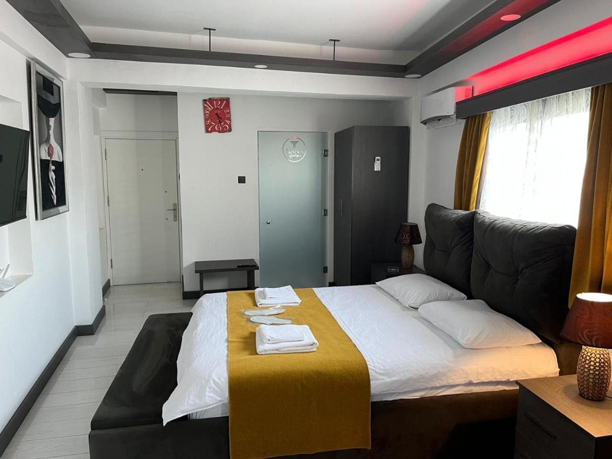 Tiana Boutique Aparthotel Famagusta  Buitenkant foto
