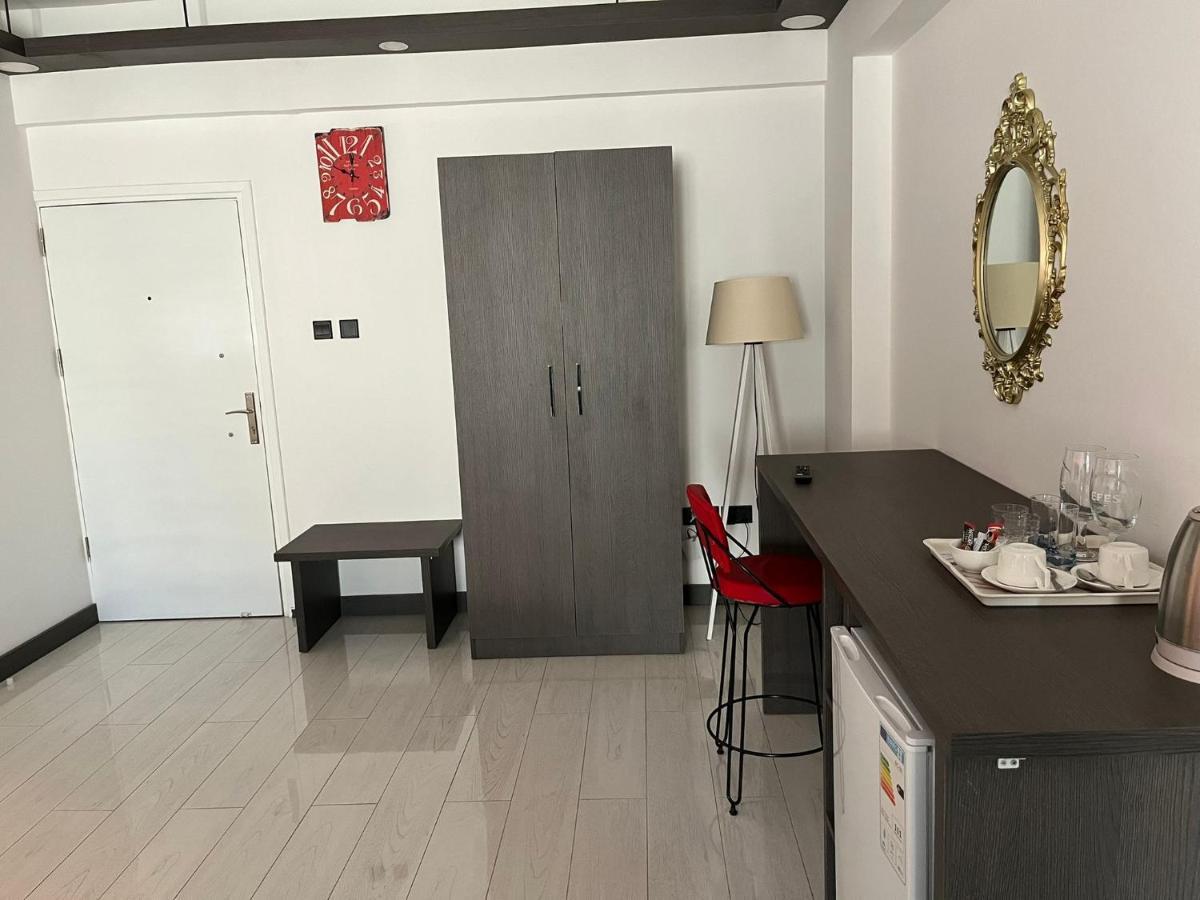 Tiana Boutique Aparthotel Famagusta  Buitenkant foto