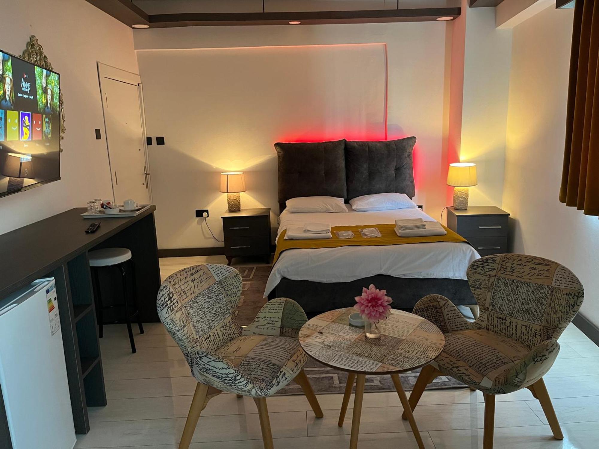 Tiana Boutique Aparthotel Famagusta  Buitenkant foto